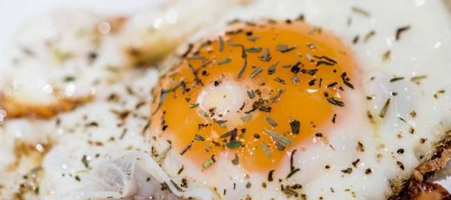 Echarle huevos